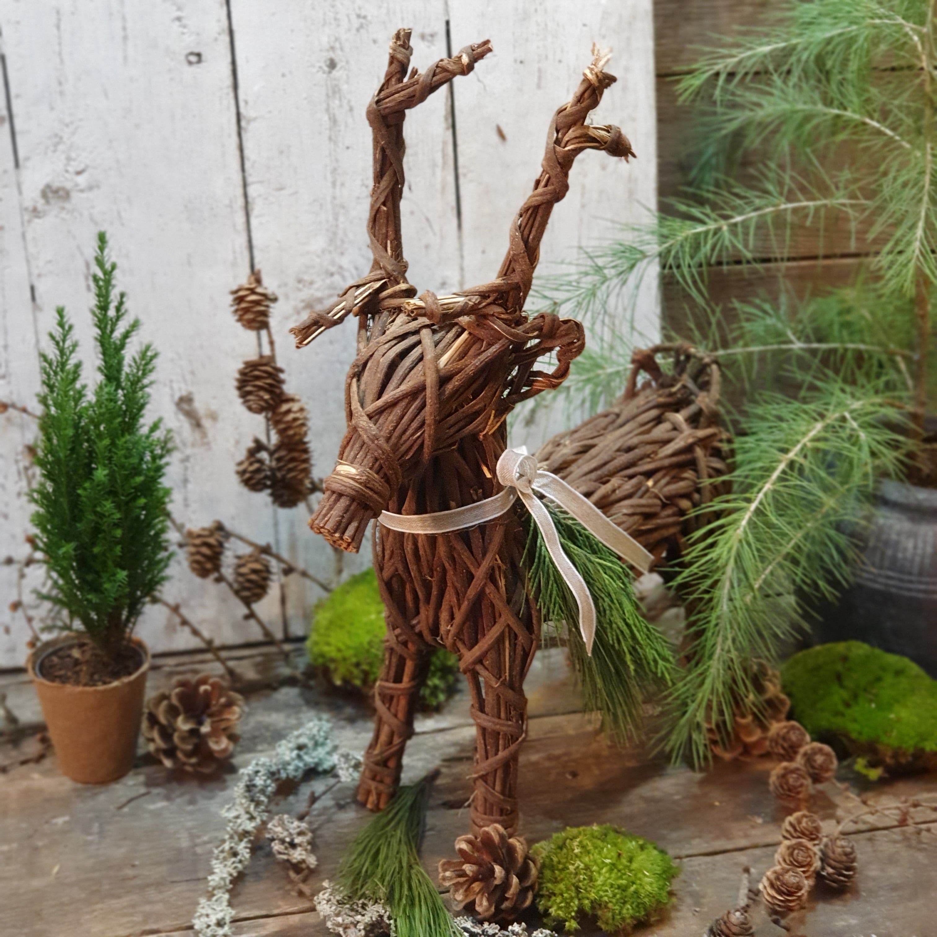 Hirsch handgeflochten