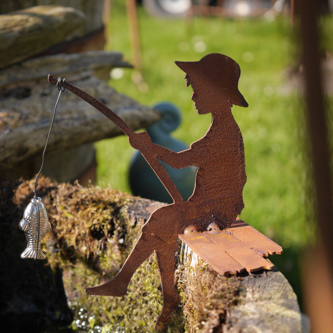 Kleiner Angler Finn