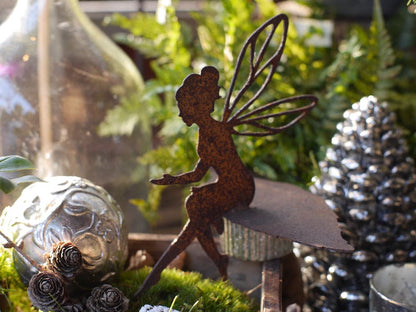 Elfe auf Blatt